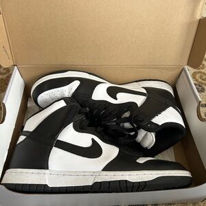 Nike high top Oreo dunks men’s size 10